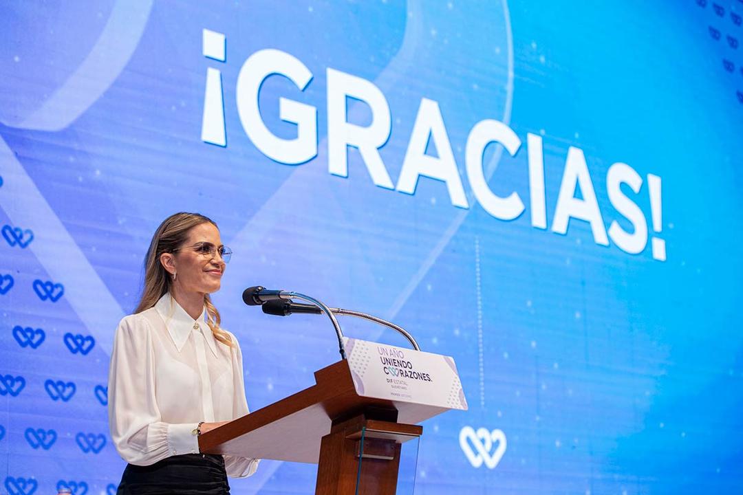 Car Herrera rinde primer informe como presidenta del DIF Querétaro