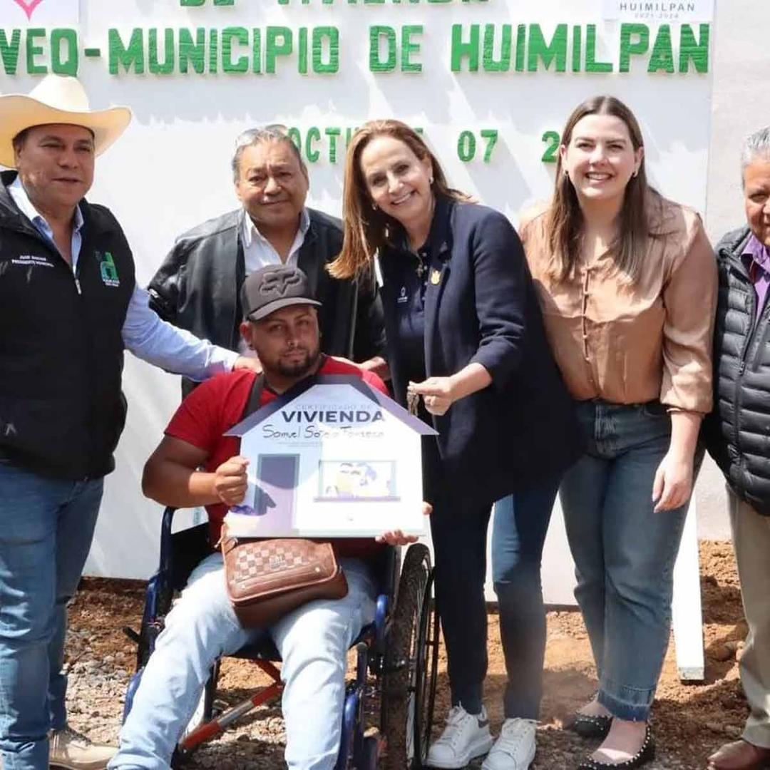 Juan Guzmán entregó apoyos del programa “Juntos por tu Vivienda” para Huimilpan