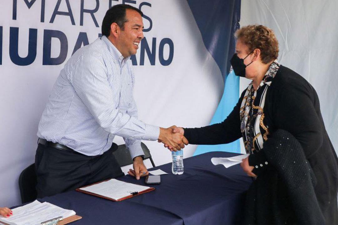 Roberto Cabrera escucha a todos en el ‘Martes Ciudadano’