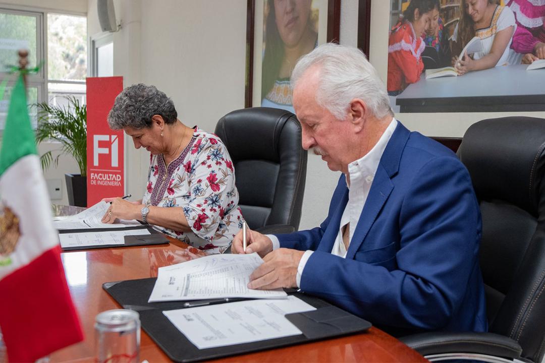 Enrique Vega invertirá 5 mdp en rehabilitar el auditorio del campus Amazcala de la UAQ