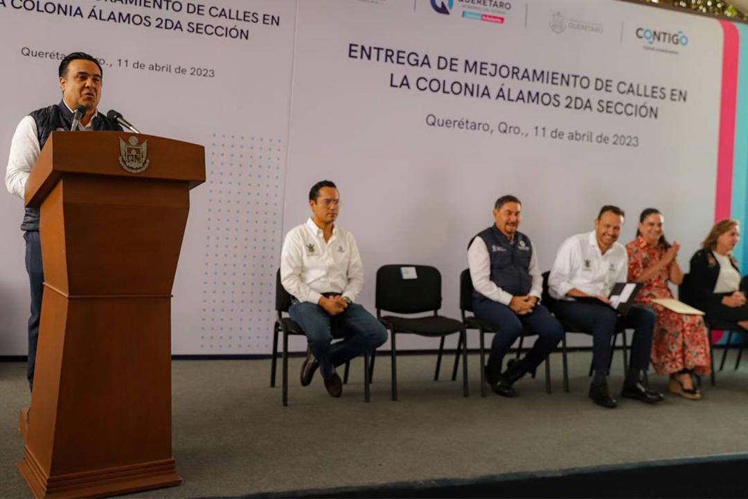 Luis Nava y Mauricio Kuri entregan mejoras en colonia Álamos