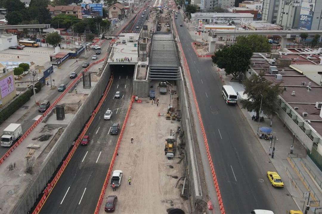 Circulan 2 mil autos en paso a desnivel de 5 de Febrero en Querétaro