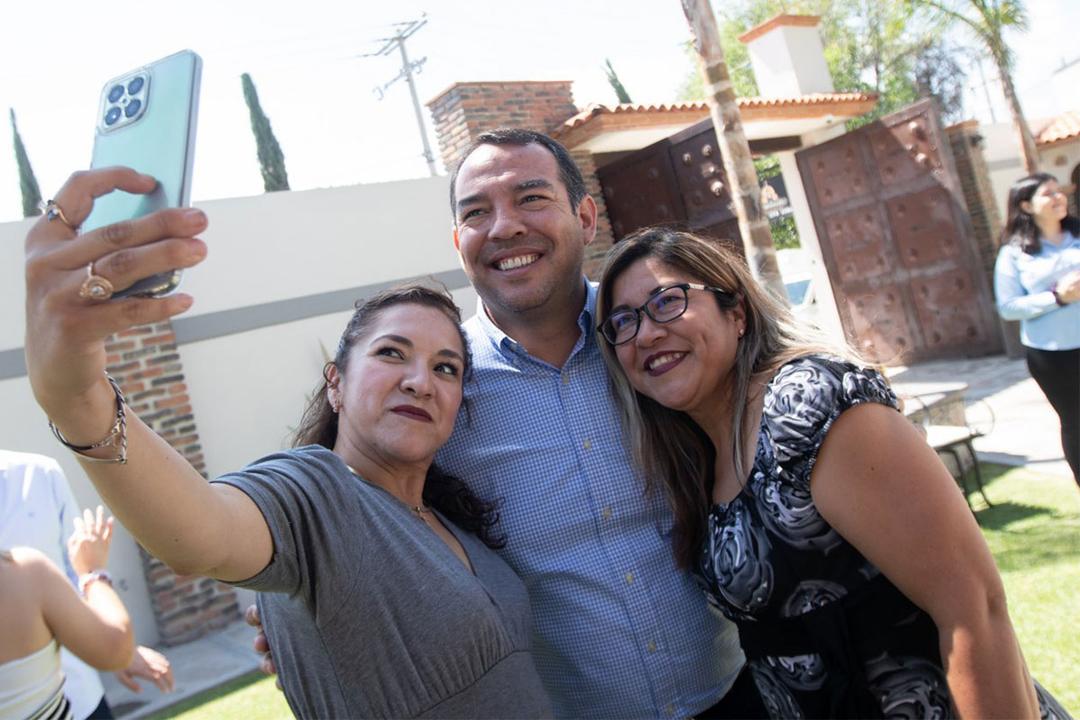 Roberto Cabrera reconoce a mamás trabajadoras de JAPAM