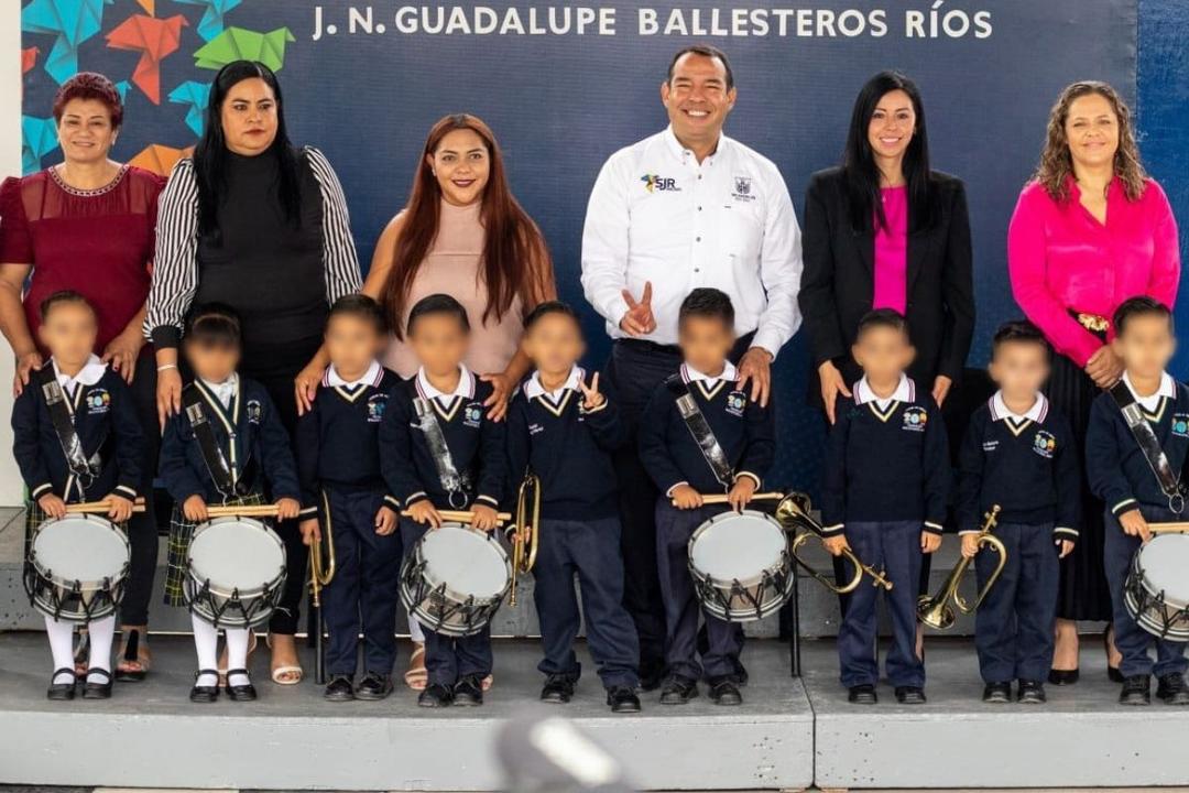 Roberto Cabrera prioriza la educación en San Juan del Río