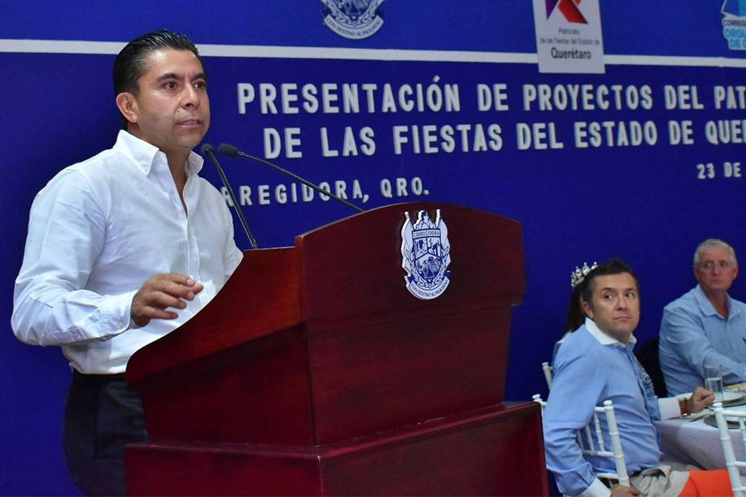 Roberto Sosa presenta proyectos del Patronato de Fiestas de Querétaro