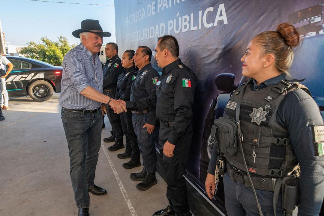 Enrique Vega inicia campaña Confío En Mi Policía