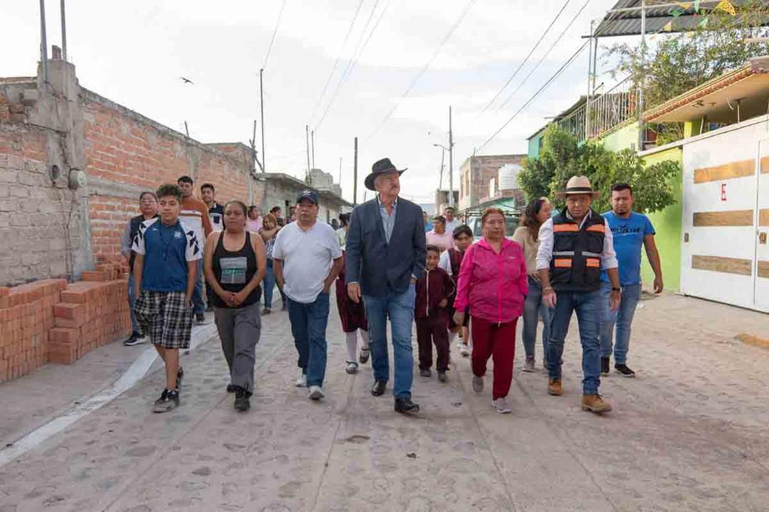 Enrique Vega entrega obras en Amazcala y Alfajayucan