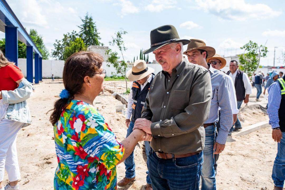 Enrique Vega supervisa rehabilitación de espacios recreativos