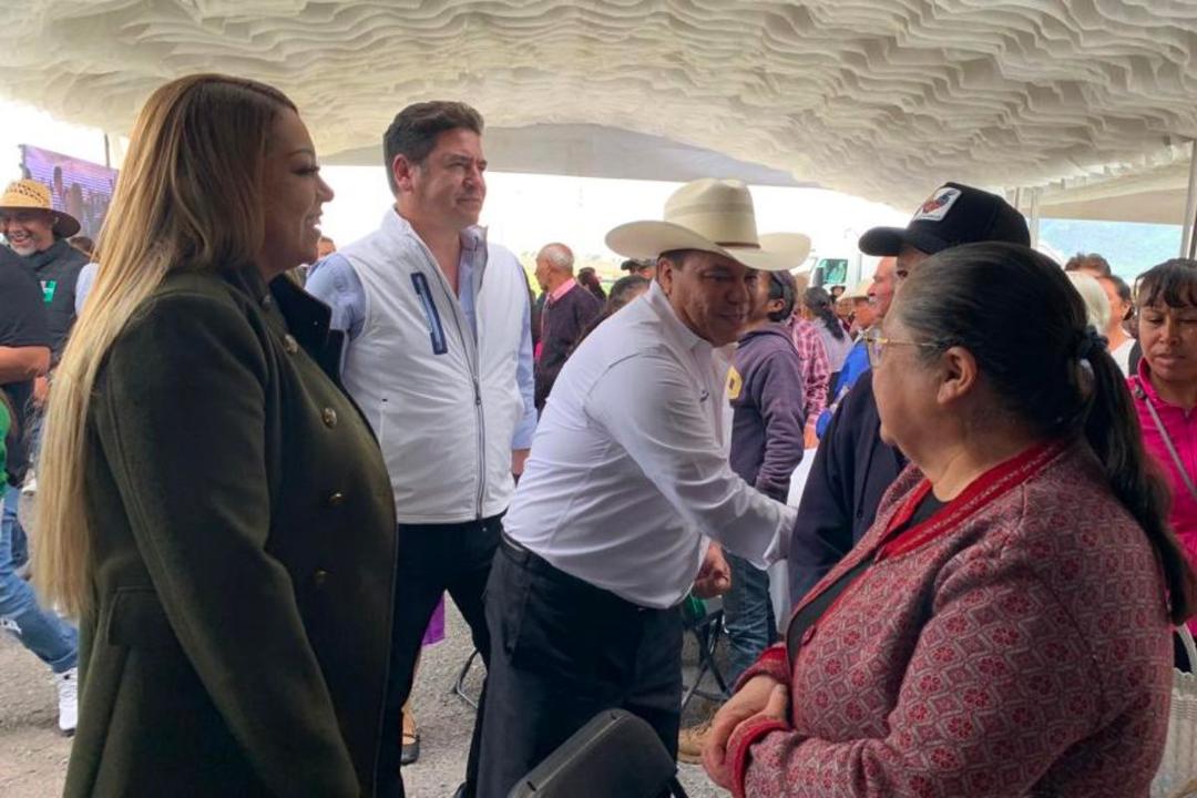 Juan Guzmán encabeza celebración del Día del Abuelo en Huimilpan