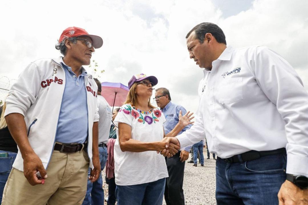 Roberto Cabrera pone en marcha Tanque de Agua La Venta