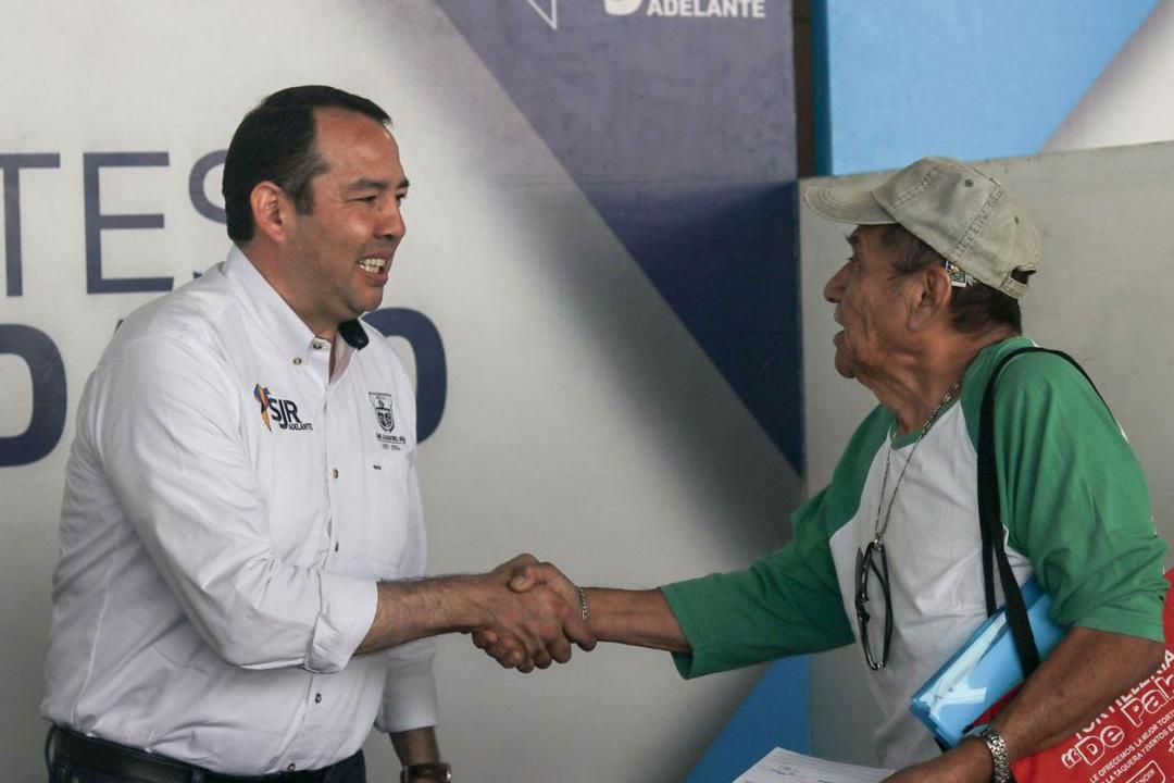 Roberto Cabrera realiza Martes Ciudadano en La Estancia