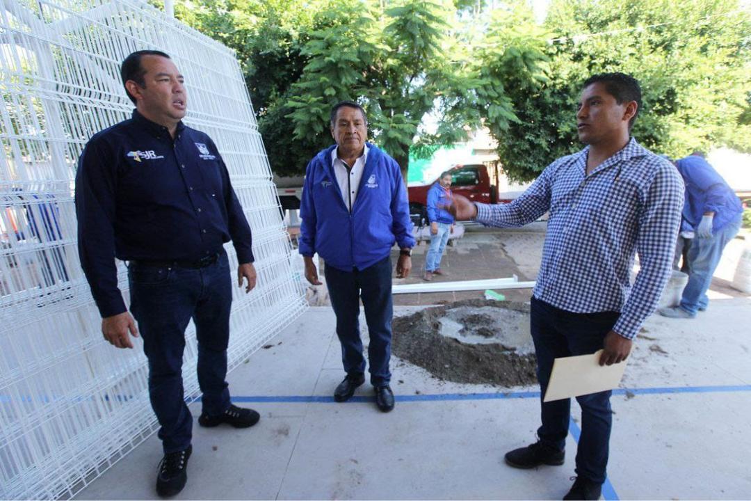 Roberto Cabrera supervisa rehabilitación del Parque San Isidro