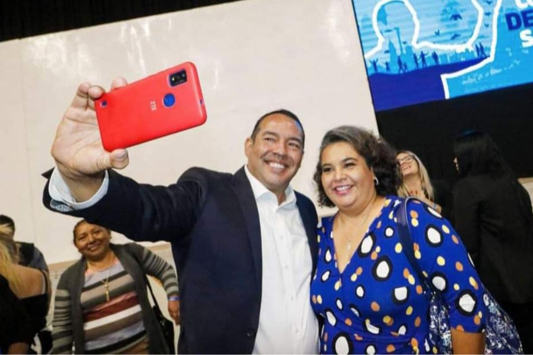 Roberto Cabrera refrenda apoyo a mujeres del municipio