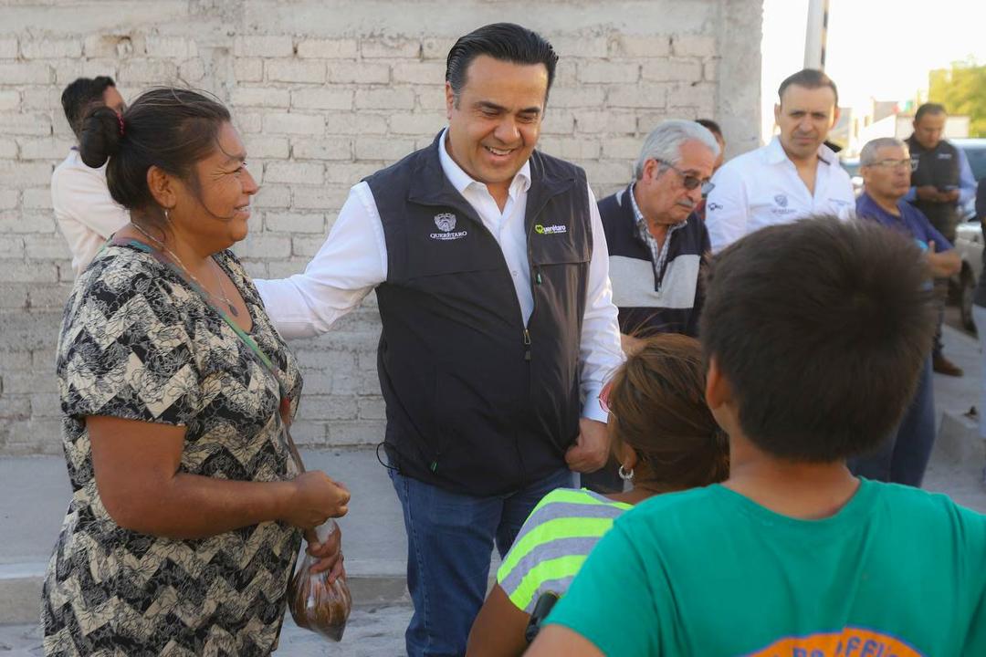 Luis Nava entrega obras de urbanización en Bosques de Bellavista