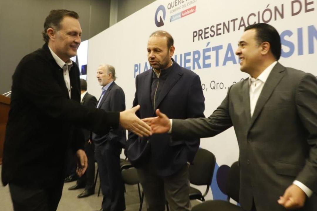 Luis Nava asiste a presentación de ‘Querétaro sin pobreza’