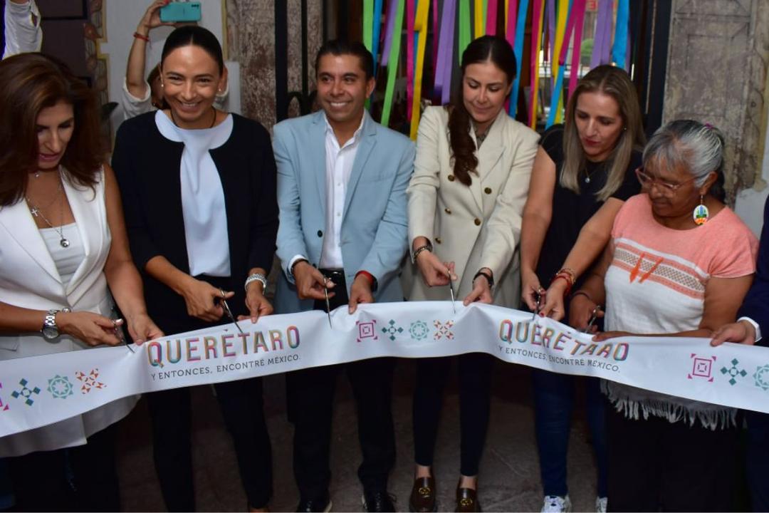 Roberto Sosa inaugura exposición de artesanías de Corregidora