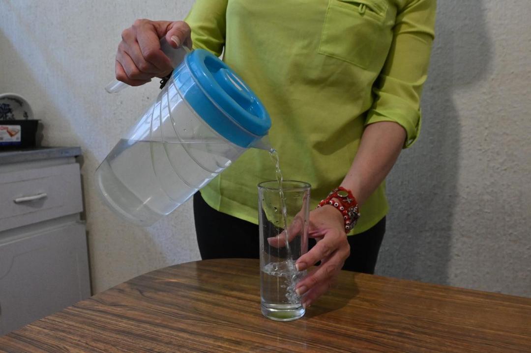 Beber agua simple, la mejor opción para hidratarse en esta temporada de calor: ISEM