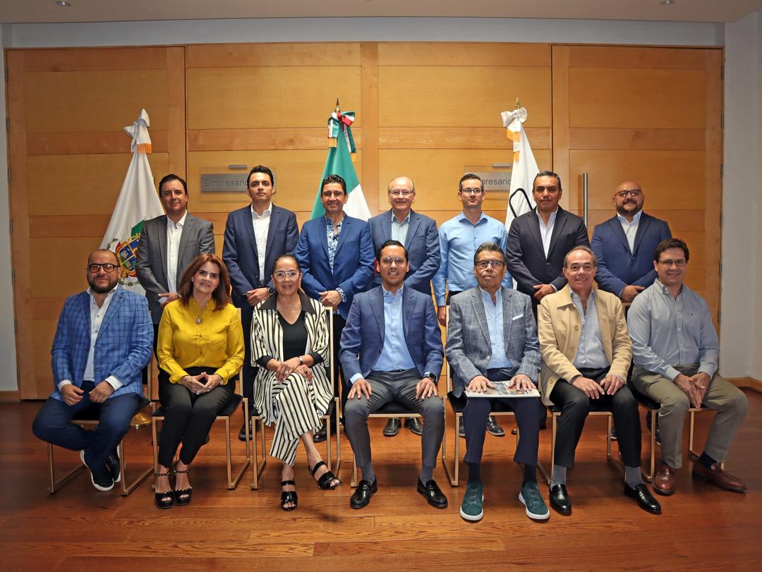 Josué Guerrero se reúne con el Consejo Editorial de AD Comunicaciones