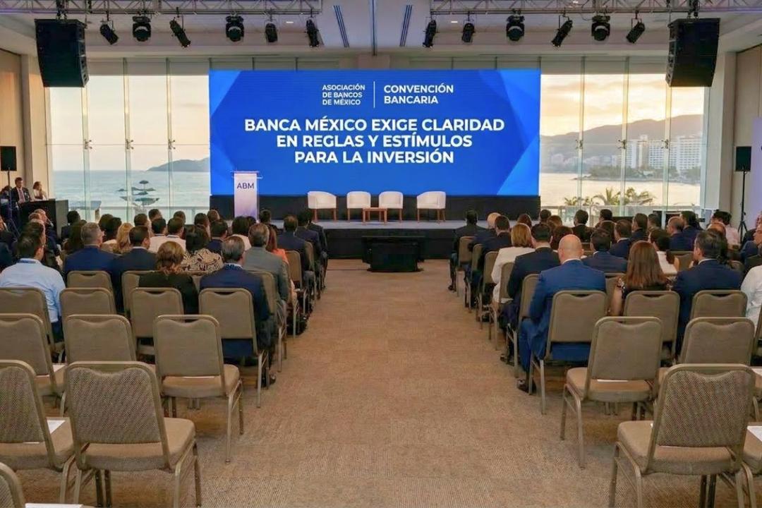 Banca México llega a Convención Bancaria con exigencias sobre reglas e inversión