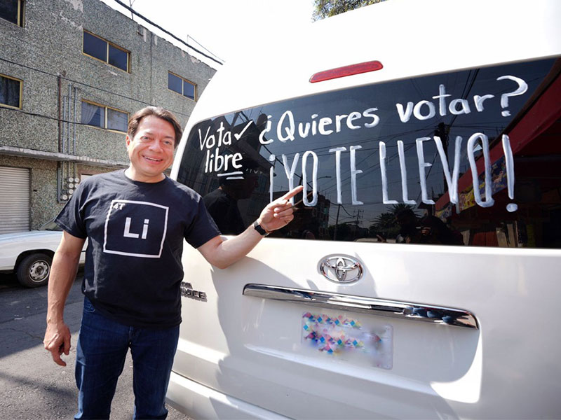 Mario Delgado, presidente de Morena, se ofrece a llevar a ciudadanos a votar