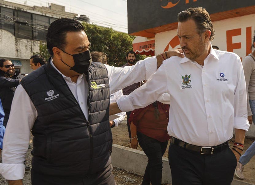 El alcalde de Querétaro, Luis Nava y el gobernador del estado, Mauricio Kuri se reunieron en la colonia Reforma Agraria. / Foto: Especial