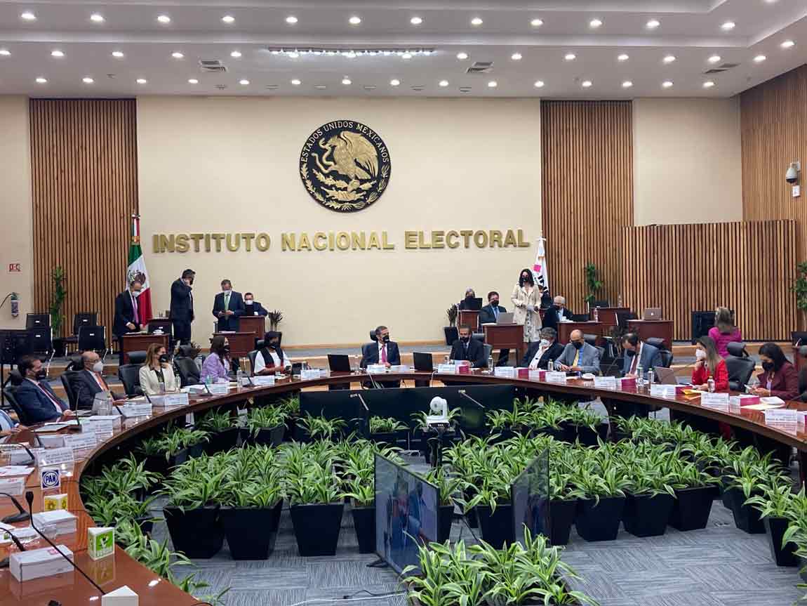 El Consejo General del INE aprobó el presupuesto de partidos políticos, será de más de 6 mil 233 millones 510 mil 798 pesos (mmdp) en 2023. Foto: Especial