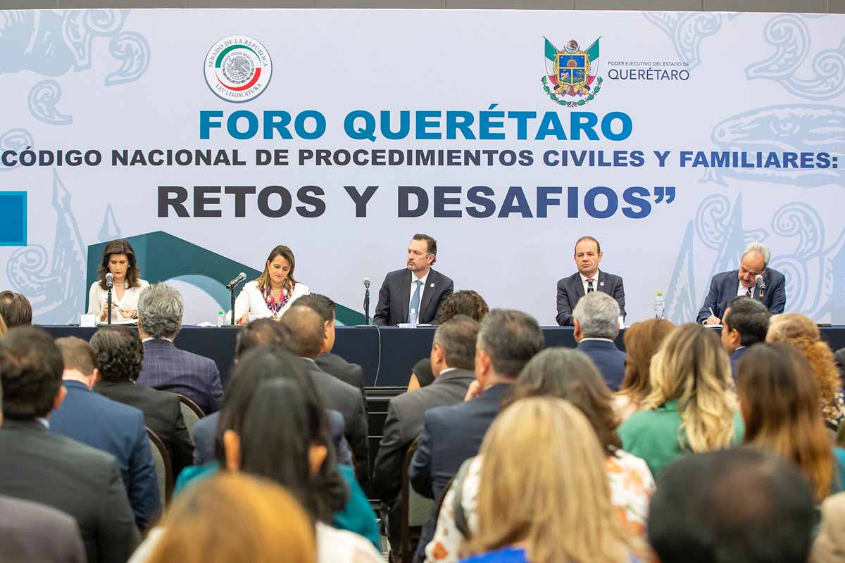 Los tres Poderes del Estado se dieron cita en Querétaro para analizar los retos y desafíos del Código en materia civil y familiar. Foto: Especial
