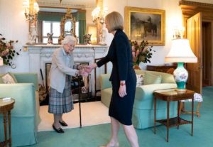 La última aparición pública de Isabel II fue el 6 de septiembre, cuando recibió a la primera ministra de Reino Unido, Liz Truss. Foto: Especial