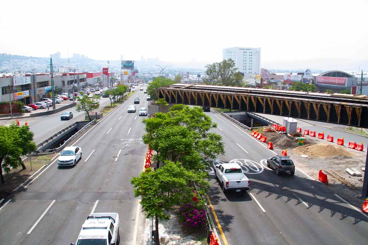 El puente de Sombrerete es la primera de cuatro obras para atender la movilidad de 200 mil personas en la zona de Pie de la Cuesta. Foto: Víctor Xochipa