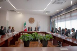 Santiago Nieto y Alejandro Echeverría se reunieron en las instalaciones de la Fiscalía General de Querétaro para tratar temas de seguridad. Foto: Cortesía