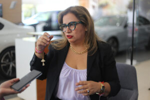 Laura Rodríguez, presidenta de la AMDA en Querétaro, destaca el repunte de la venta de autos en el estado. Foto: Alejandra Luján