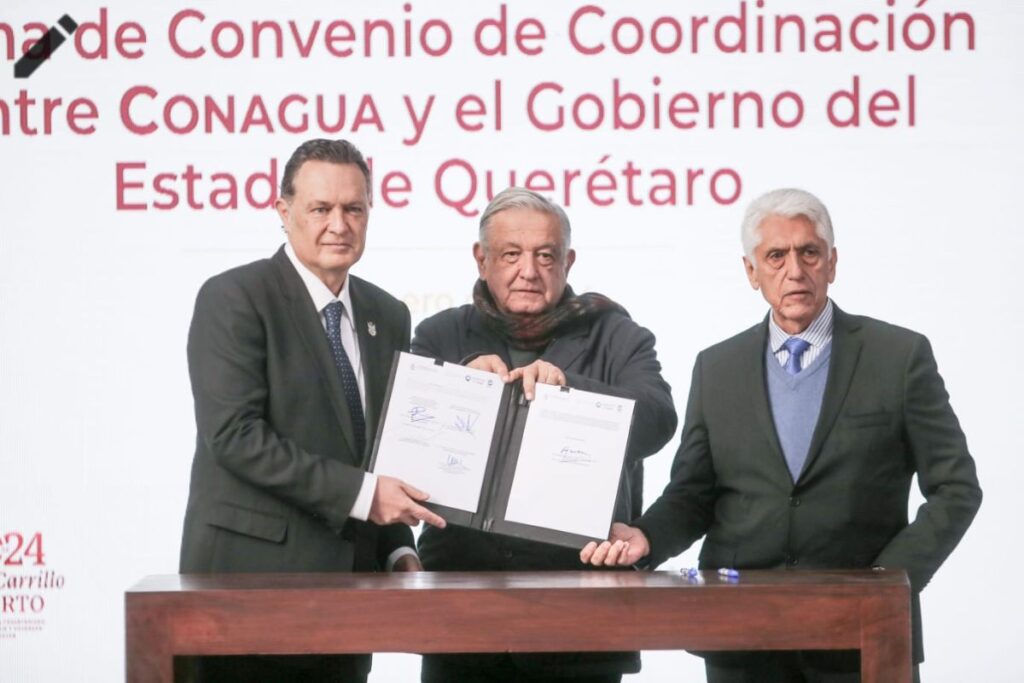 Mauricio Kuri firma convenio para garantizar abasto de agua en Querétaro